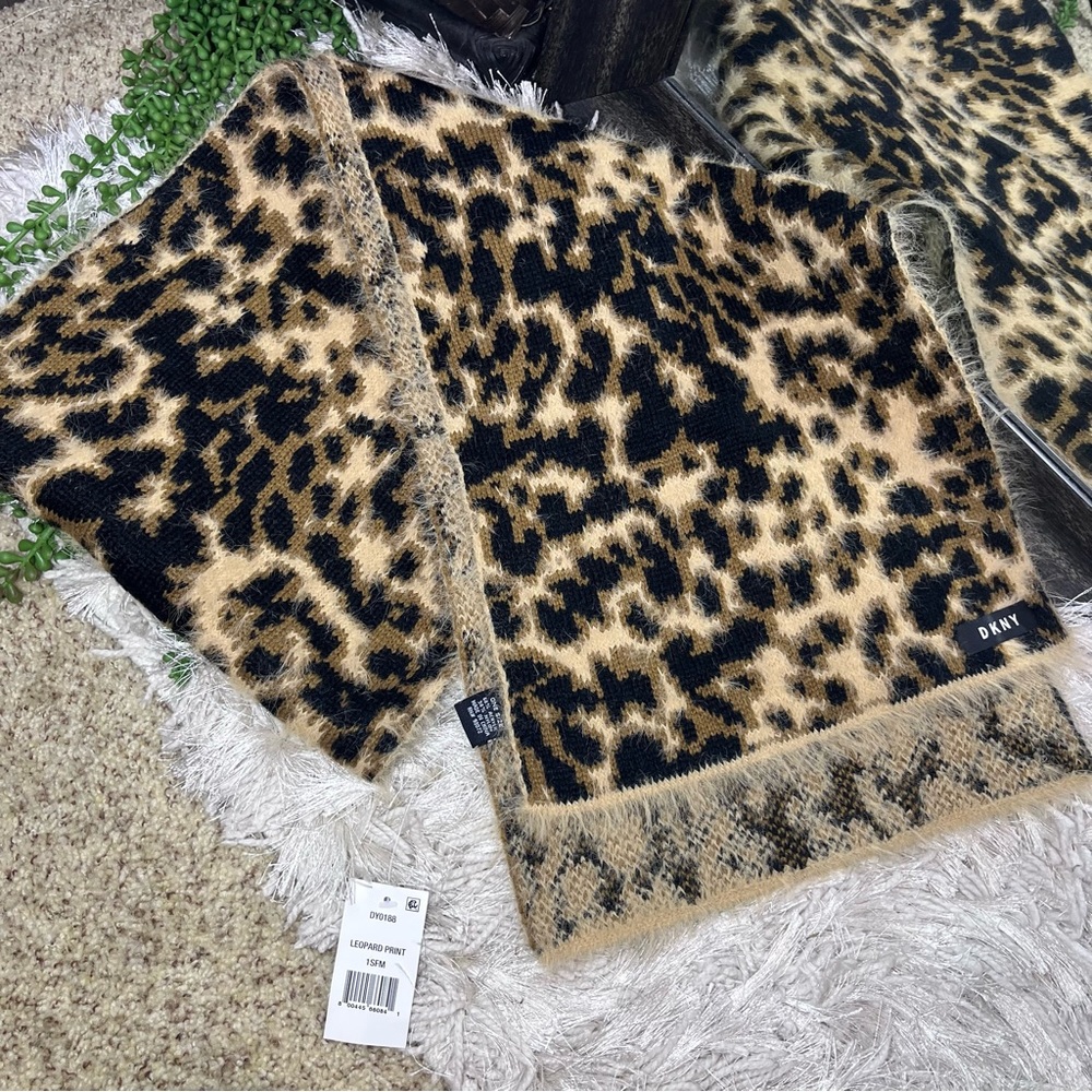 -💙2/$40💙NWT DKNY Leopard Printed Eyelash Fuzzy Knit Scarf - Picture 12 of 16